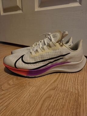 Nike Air Zoom Pegasus 37 - Womens Sz 10 - Good, Gently Used Condition